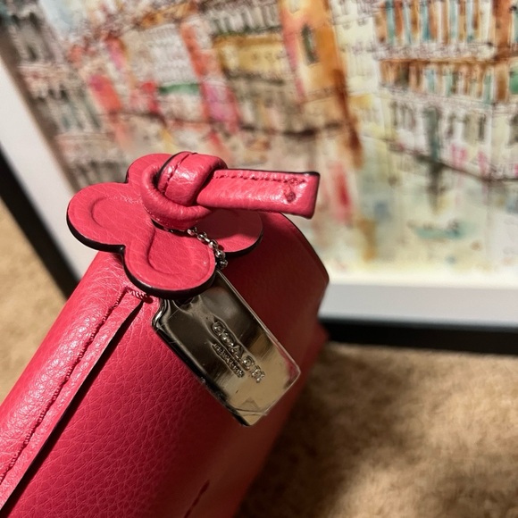 NWT Coach Derby Crossbody Bag Strawberry Red Leather Flower F58661 Rare - Picture 5 of 7